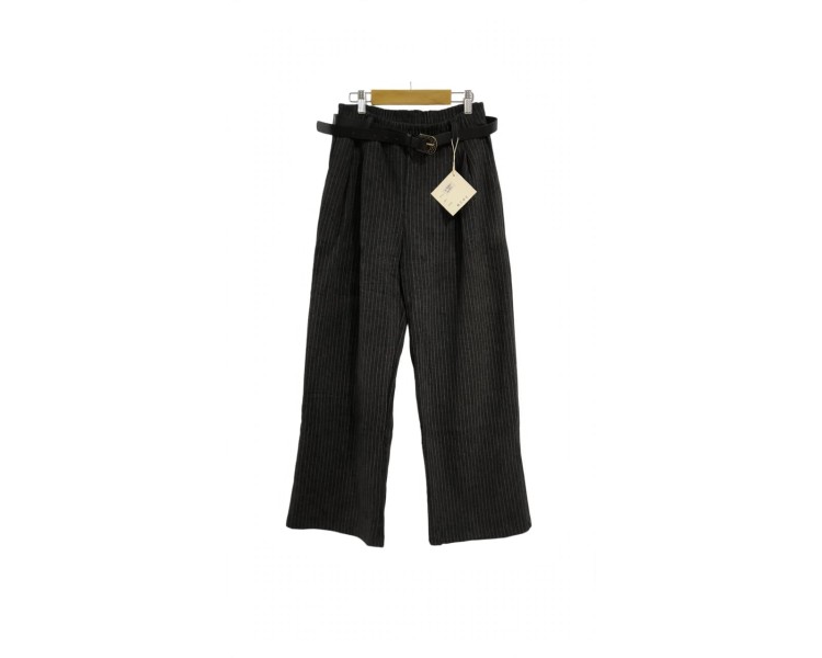 Pantalón tipo diplomático